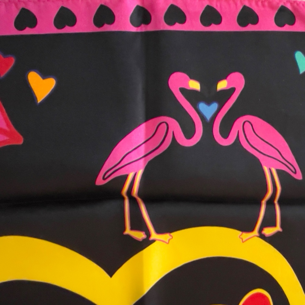 METROPOLITAN MUSEUM OF ART EYE HEART CAMP 100% SILK SCARF 21" SQ (VALENTINE)NIB - Picture 6 of 10